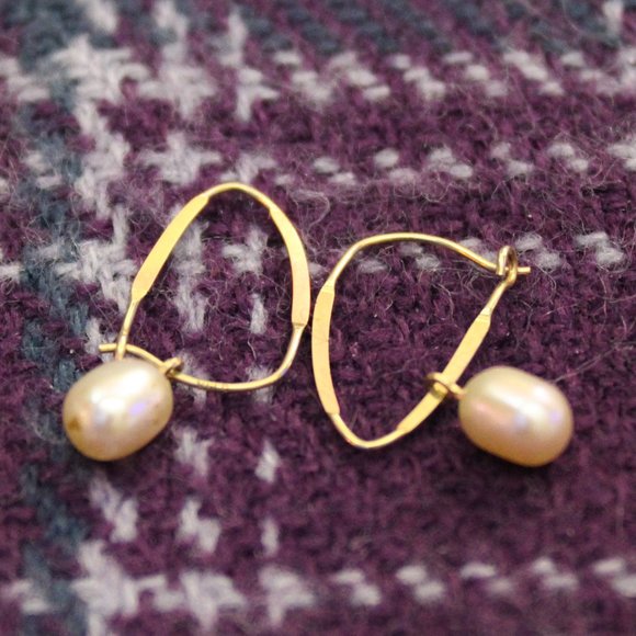 Lot of Two Pairs of Gold-tone Earrings - Picture 1 of 4